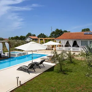https://holiday-house-bilo.in-istria.net
